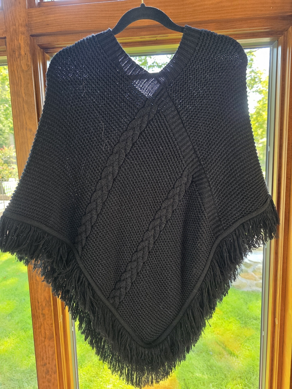 ✴️zinc Black Cable Knit Fringe Poncho One Size Fits All